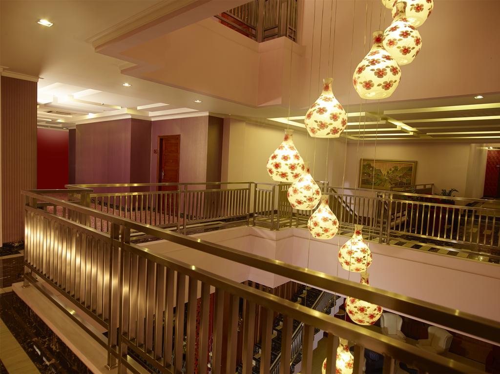 Sahati Hotel Jakarta Exterior photo